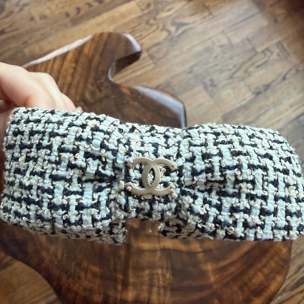 CHANEL Tweed Bow Headband - Picture 7 of 7